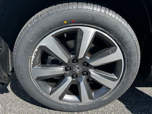 Used 2023 Honda Pilot Touring image 11