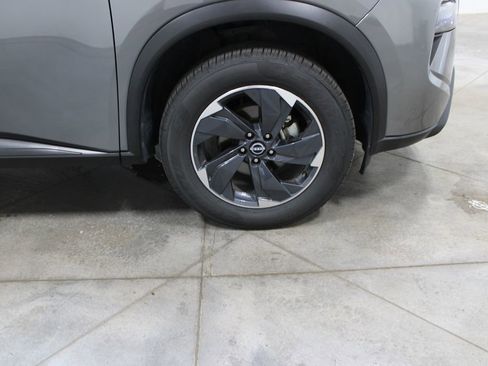 Used 2024 Nissan Rogue SV AWD/4WD image 37