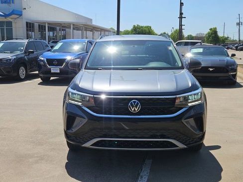 Used 2022 Volkswagen Taos S image 8