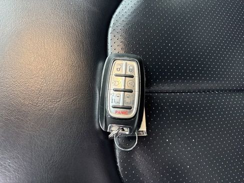 Used 2020 Chrysler Voyager Lxi image 20