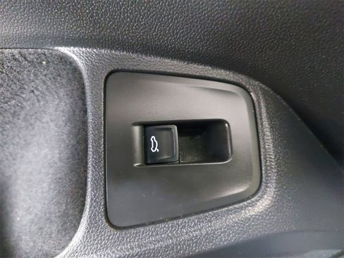 Used 2022 Volkswagen Tiguan SE image 35