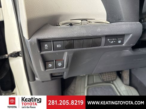 Used 2021 Toyota Sienna LE image 10