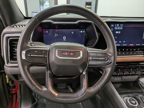 Used 2024 GMC Canyon AT4 image 19