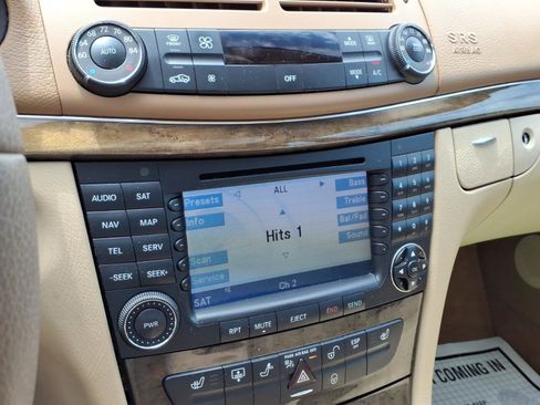Used 2007 Mercedes-Benz E 350 Sedan image 19
