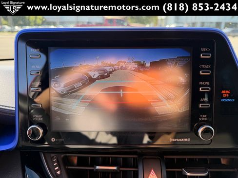 Used 2020 Toyota C-HR XLE FWD image 29