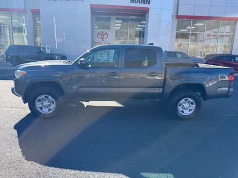 Used 2023 Toyota Tacoma 4x4 Double Cab image 2