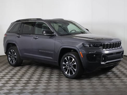 Used 2022 Jeep Grand Cherokee Overland w/ Luxury Tech Group IV image 71