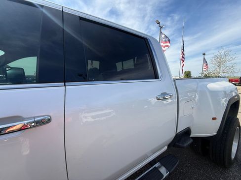 Used 2020 GMC Sierra 3500 Denali w/ Denali Ultimate Package AWD/4WD image 35