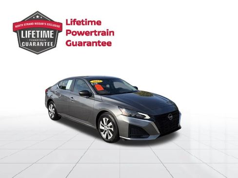 Certified 2025 Nissan Altima 2.5 S FWD image 9