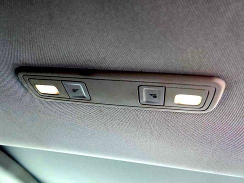 Used 2019 GMC Acadia SLE image 39