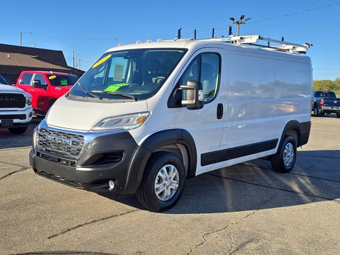Used 2025 RAM ProMaster 2500 w/ Quick Order Package 22G SLT image 2