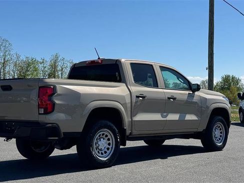 Used 2024 Chevrolet Colorado W/T image 9