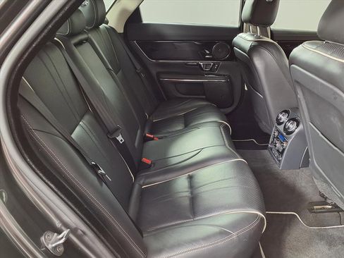 Used 2019 Jaguar XJ Supercharged image 12