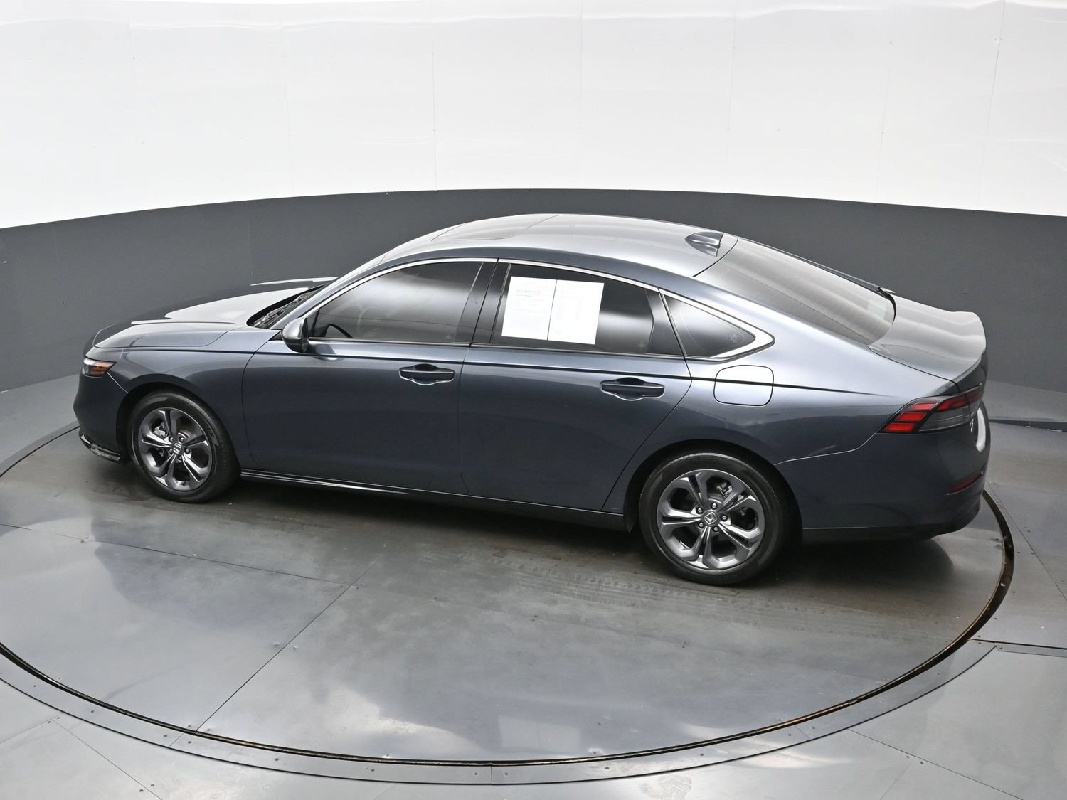 Used 2024 Honda Accord EX-L image 39