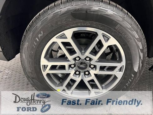 New 2025 Ford Expedition Active image 17