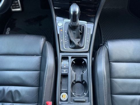 Used 2017 Volkswagen Golf R 4-Door image 26