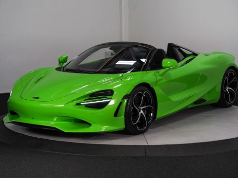Used 2024 McLaren 750S Spider RWD image 4