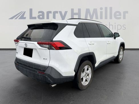 Used 2021 Toyota RAV4 XLE image 8