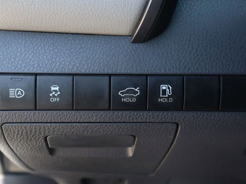 Used 2021 Toyota Camry LE image 21