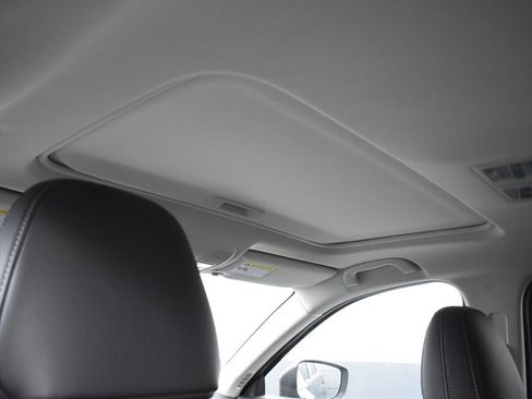 Certified 2025 MAZDA CX-5 AWD 2.5 S w/ Preferred Package image 23