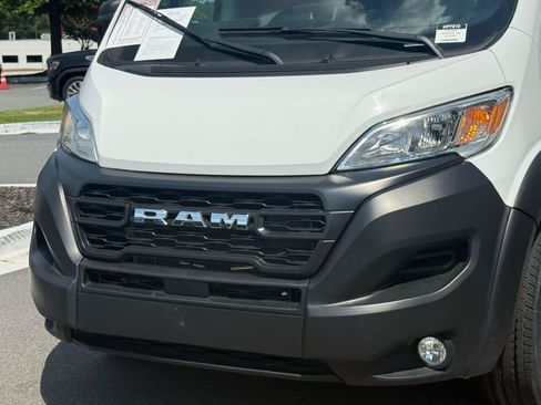 Used 2024 RAM ProMaster 2500 w/ Convenience Group FWD image 9