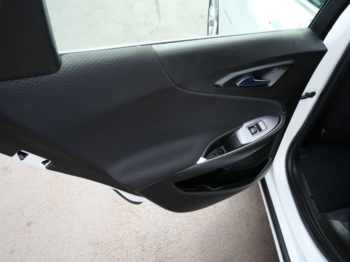 Used 2022 Chevrolet Malibu LT FWD image 17