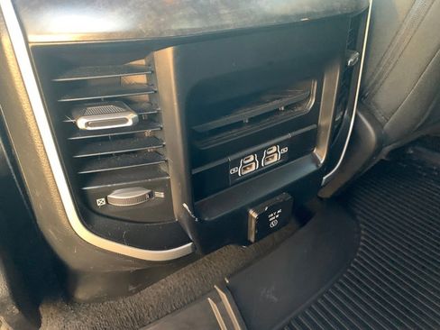 Used 2022 RAM 1500 Big Horn AWD/4WD image 23