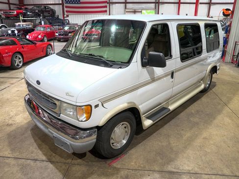 Used 2002 Ford E-150 and Econoline 150 RWD image 15