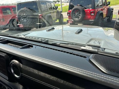 Used 2021 Jeep Wrangler Unlimited Sahara AWD/4WD image 23