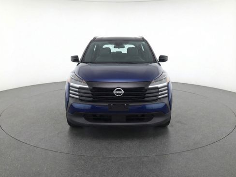 Used 2025 Nissan Kicks SV image 2