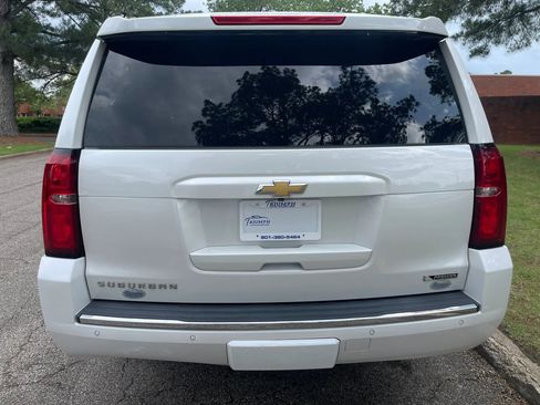Used 2017 Chevrolet Suburban Premier RWD image 4