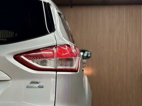 Used 2016 Ford Escape SE w/ SE Leather Comfort Package AWD/4WD image 18