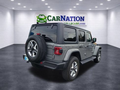 Used 2021 Jeep Wrangler Unlimited Sahara w/ Uconnect 4C Nav & Sound Group AWD/4WD image 3