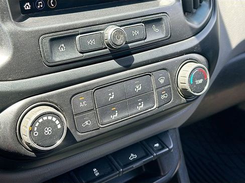 Used 2022 Chevrolet Colorado W/T w/ WT Convenience Package AWD/4WD image 16