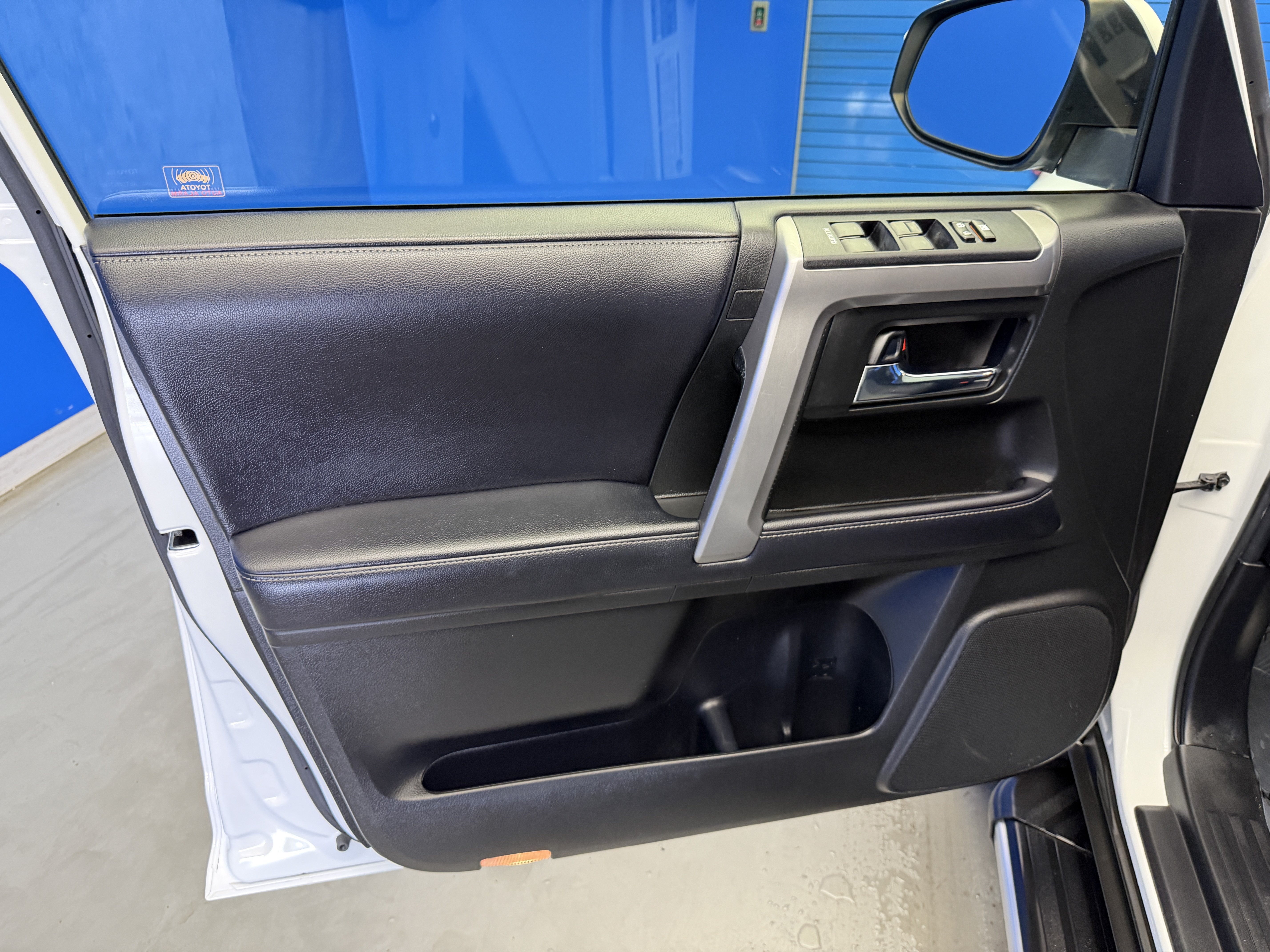 Used 2018 Toyota 4Runner SR5 Premium AWD/4WD image 9