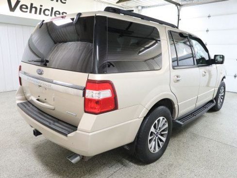Used 2017 Ford Expedition XLT w/ Equipment Group 201A AWD/4WD image 6