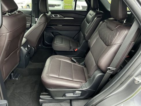 Used 2025 Ford Explorer Platinum w/ LUX Leather Package image 29