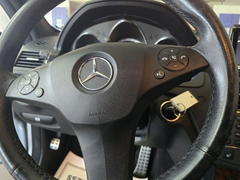 Used 2010 Mercedes-Benz C 300 Sedan w/ Multimedia Pkg image 27