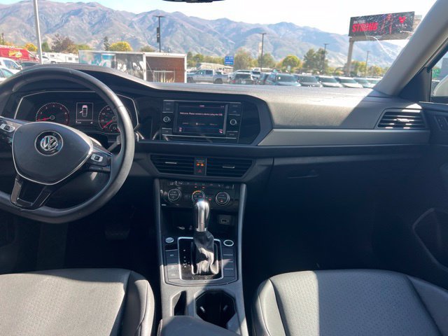 Used 2019 Volkswagen Jetta SE w/ Cold Weather Package FWD image 21