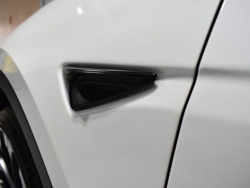 Used 2022 Tesla Model Y Performance image 39