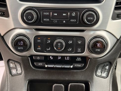 Used 2017 GMC Yukon XL SLT AWD/4WD image 25