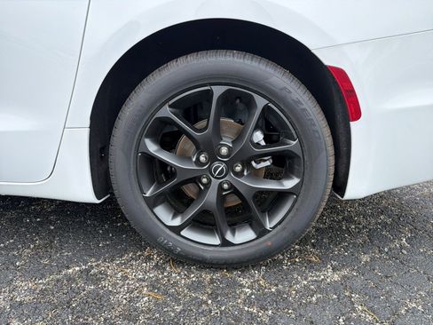 New 2026 Chrysler Pacifica Select w/ S Appearance Package FWD image 10
