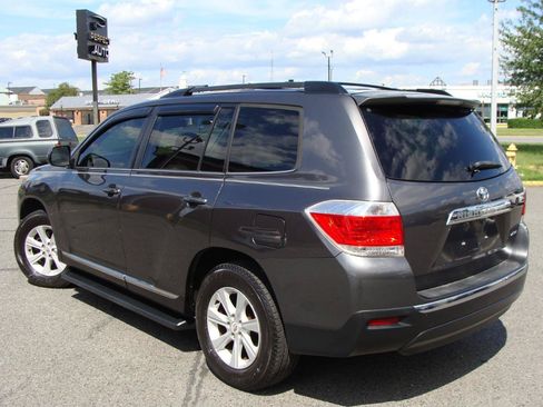 Used 2013 Toyota Highlander SE AWD/4WD image 4