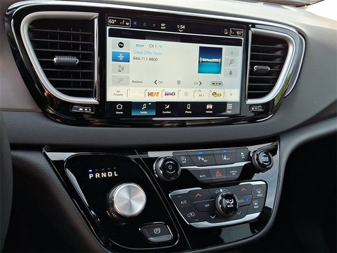 New 2026 Chrysler Voyager LX image 10