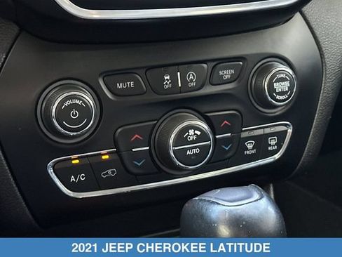 Used 2021 Jeep Cherokee Latitude Lux w/ Comfort/Convenience Group FWD image 22