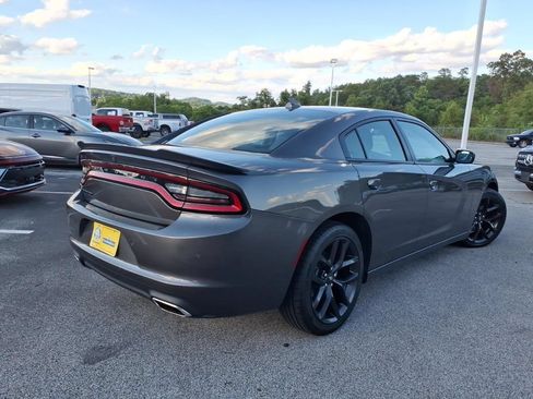 Used 2022 Dodge Charger SXT w/ Plus Group RWD image 8