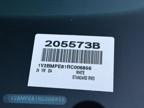 Used 2024 Volkswagen ID.4 2WD image 39