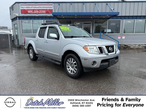 Used 2012 Nissan Frontier SL w/ Moonroof Pkg AWD/4WD image 1