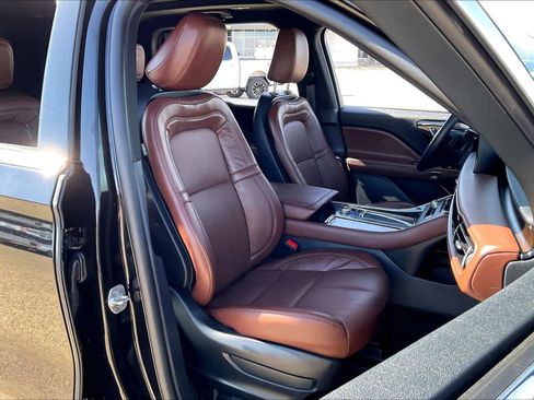 Used 2025 Lincoln Aviator Reserve image 9