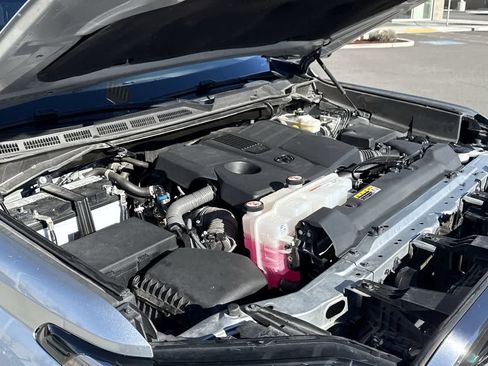 Used 2022 Toyota Tundra Platinum image 8